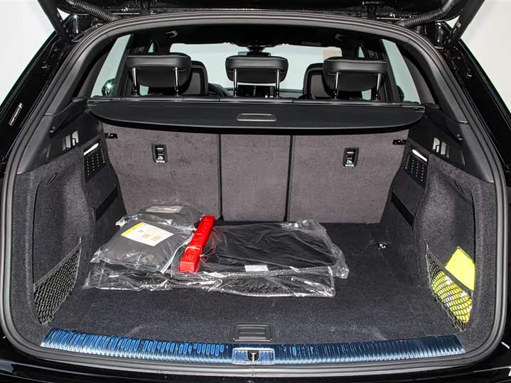 Audi Q5L 2025 2025款 45周年典藏版 45 TFSI 豪华动感型