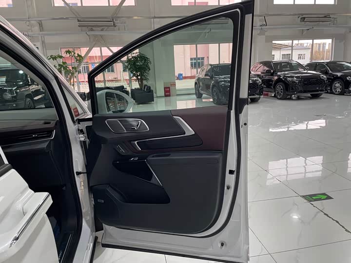 Buick GL8 Century 2025 2025款 2.0T 七座蕴世版