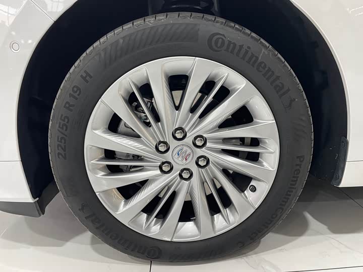 Buick GL8 Century 2025 2025款 2.0T 七座蕴世版