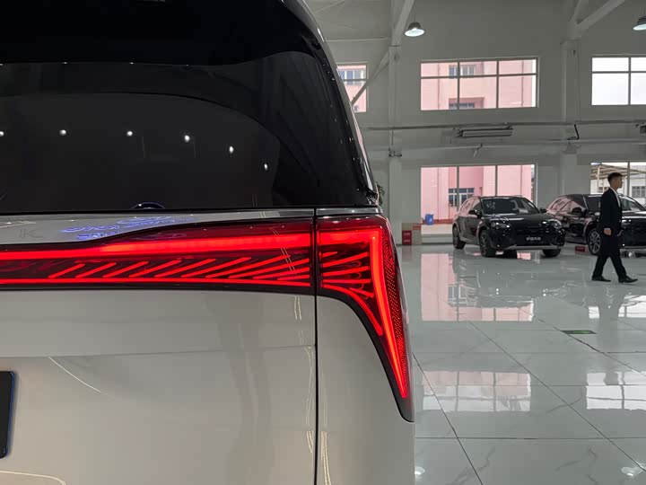 Buick GL8 Century 2025 2025款 2.0T 七座蕴世版