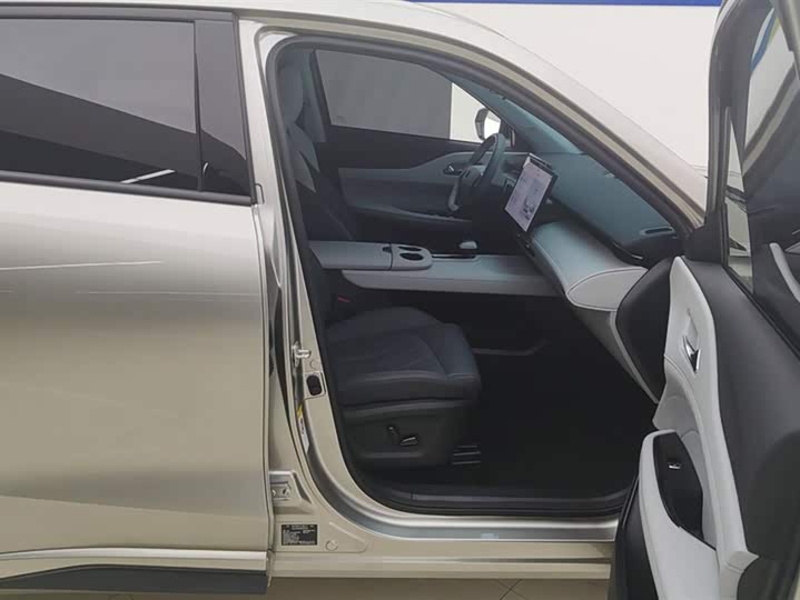 Changan UNI-Z Hybrid 2024 2024款 蓝鲸智电iDD 125km 超越型