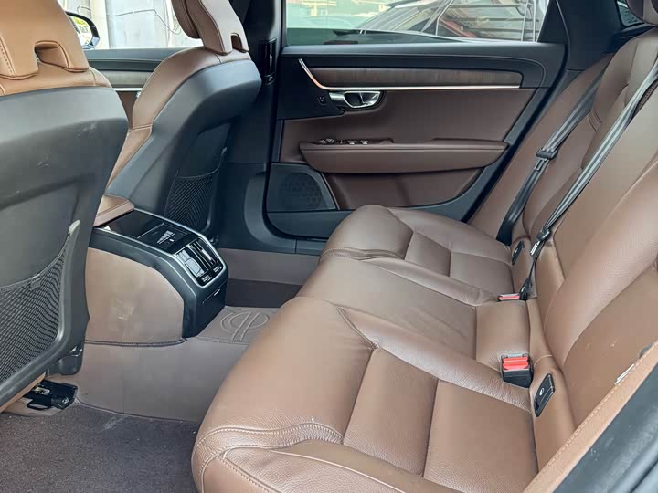 Volvo S90 2025 2025款 B5 智远豪华版