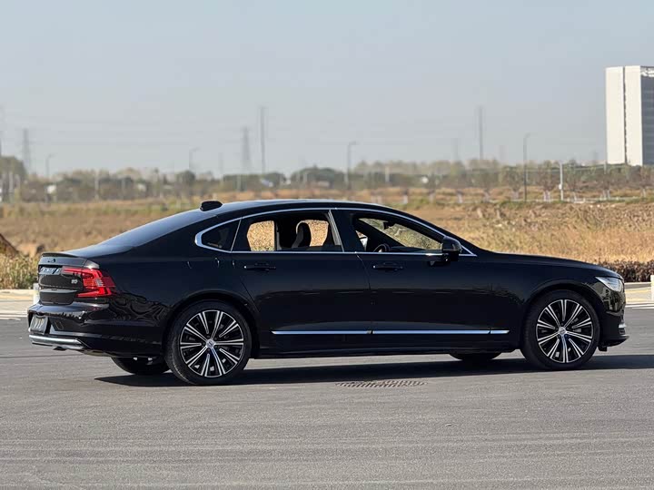 Volvo S90 2025 2025款 B5 智远豪华版