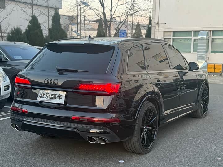 Audi SQ7 2024 2024款 4.0 TFSI 暗夜骑士版