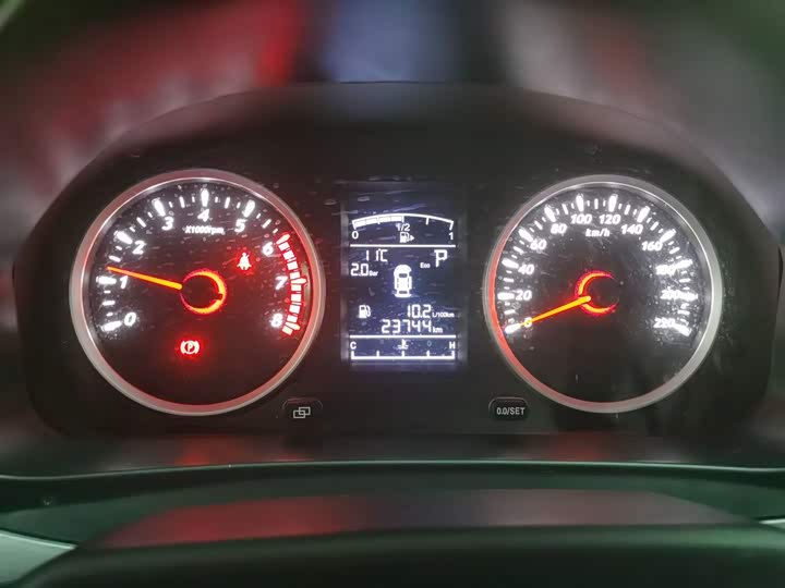 Dongfeng Forthing T5 2022 2022款 盛世款 1.5T 自动逐梦版五座