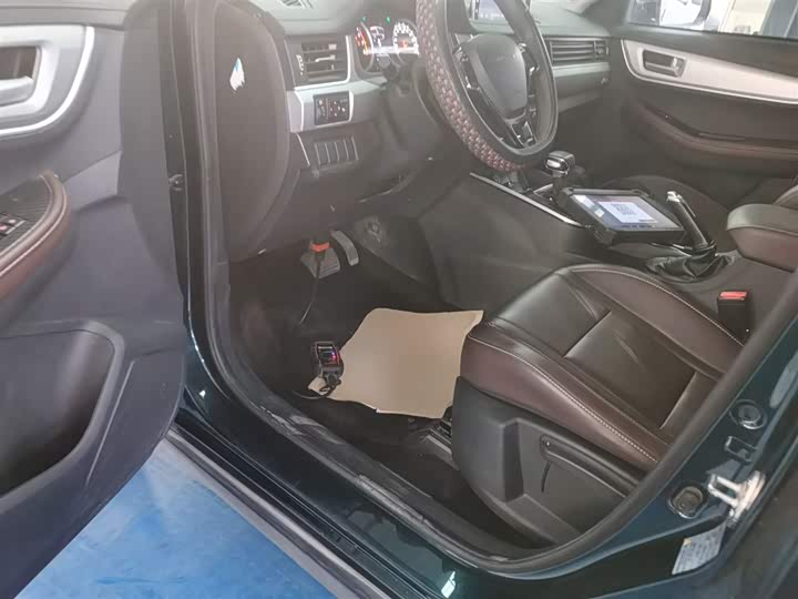 Dongfeng Forthing T5 2022 2022款 盛世款 1.5T 自动逐梦版五座