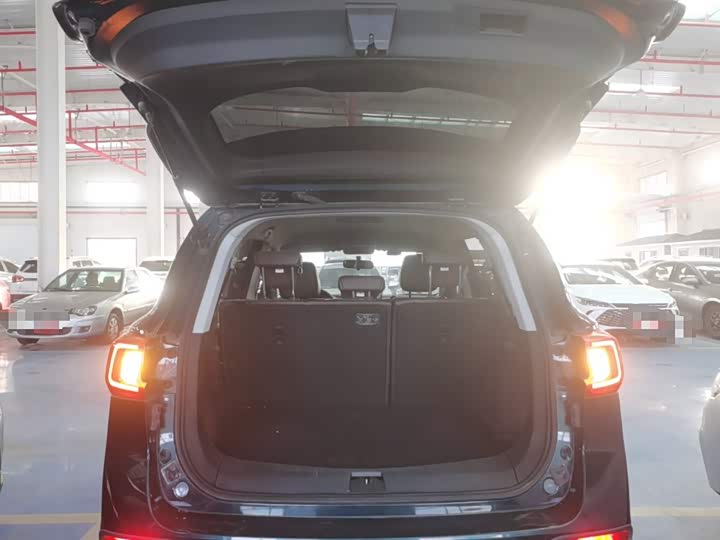 Dongfeng Forthing T5 2022 2022款 盛世款 1.5T 自动逐梦版五座