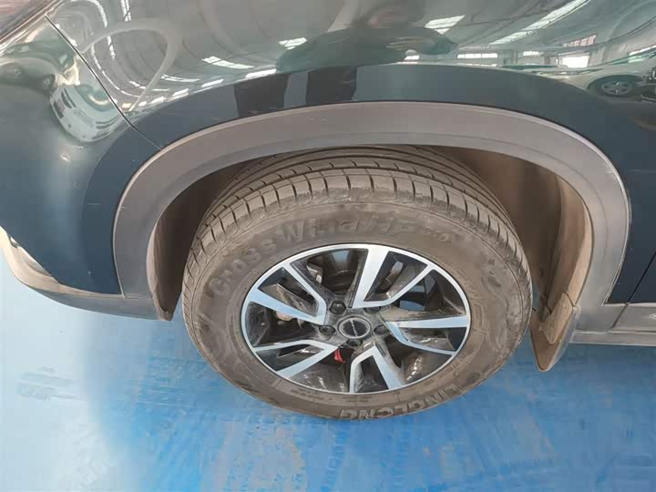 Dongfeng Forthing T5 2022 2022款 盛世款 1.5T 自动逐梦版五座