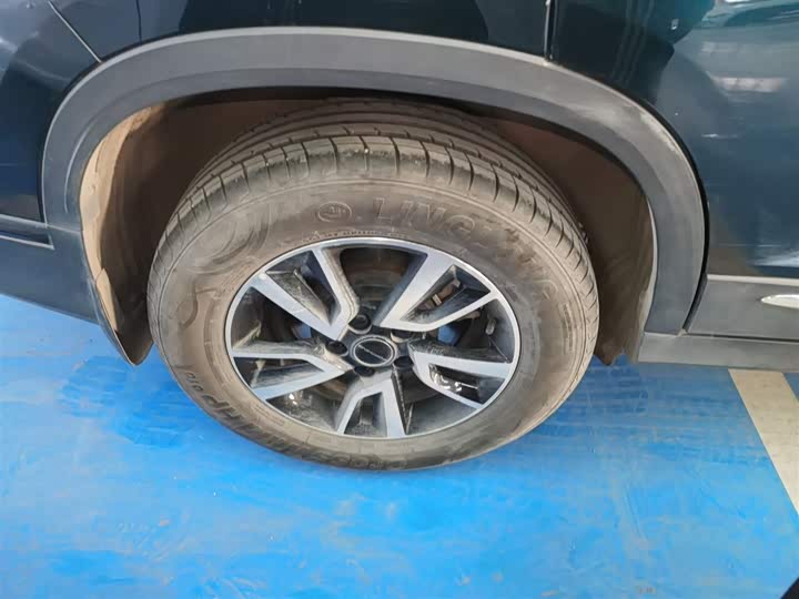 Dongfeng Forthing T5 2022 2022款 盛世款 1.5T 自动逐梦版五座