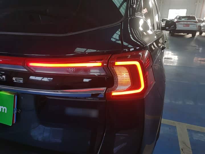 Dongfeng Forthing T5 2022 2022款 盛世款 1.5T 自动逐梦版五座