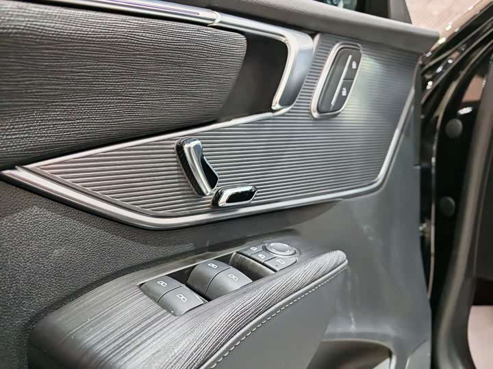 Buick LaCrosse 2025 2025款 28T 白金版