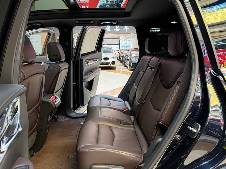 Cadillac XT6 2022 2022款 2.0T 七座四驱豪华型