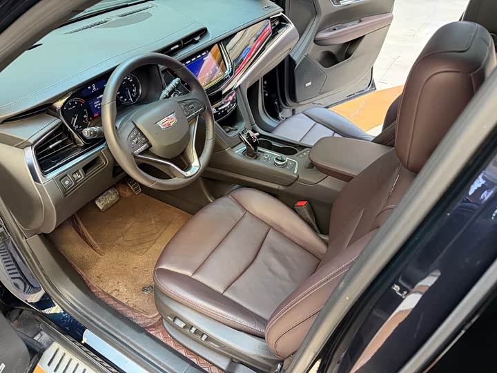 Cadillac XT6 2022 2022款 2.0T 七座四驱豪华型