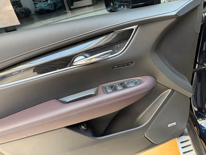 Cadillac XT6 2022 2022款 2.0T 七座四驱豪华型