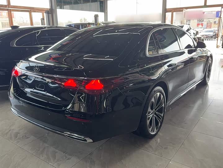 Mercedes-Benz E-Class Hybrid 2024 2024款 E 350 e L 插电式混合动力轿车