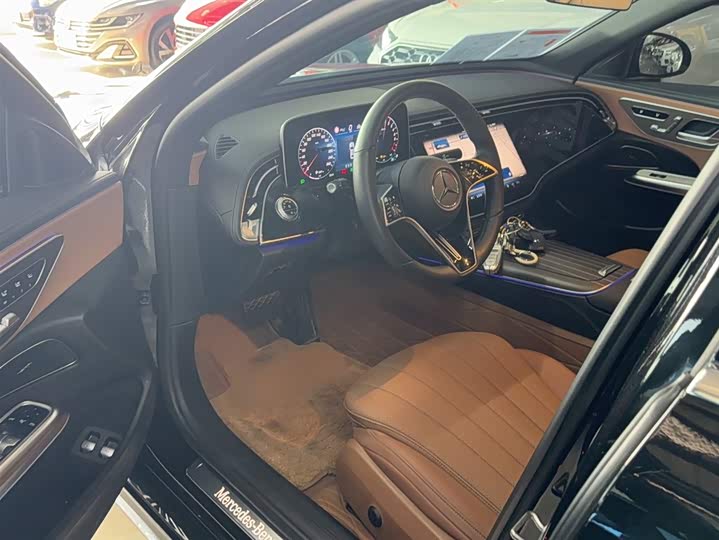 Mercedes-Benz E-Class Hybrid 2024 2024款 E 350 e L 插电式混合动力轿车