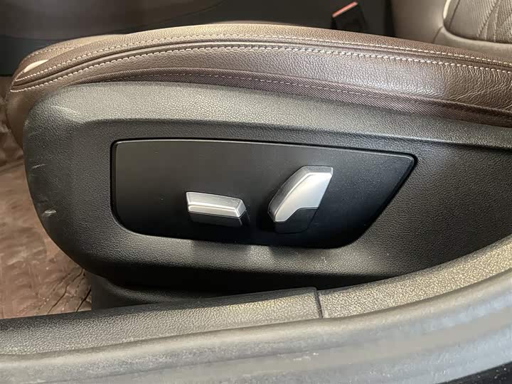 BMW 5 Series Hybrid 2022 2022款 535Le 豪华套装