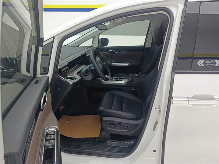 GAC Trumpchi E8 2024 2024款 荣耀系列 2.0L 荣耀版