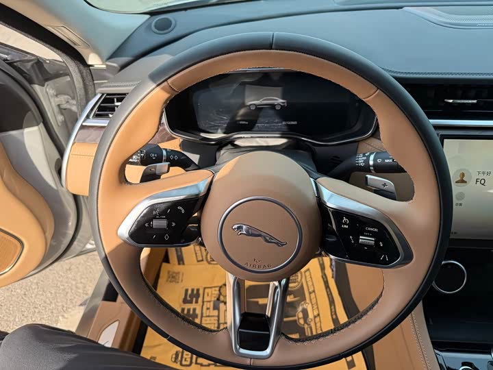 Jaguar XF L 2025 2025款 2.0T P250 两驱尊享豪华版