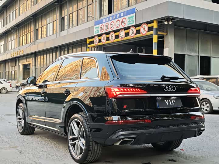 Audi Q7 2024 2024款 45 TFSI quattro S line运动型