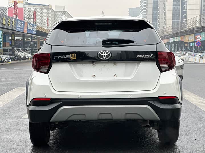 2022 Toyota Yaris L Hatchback