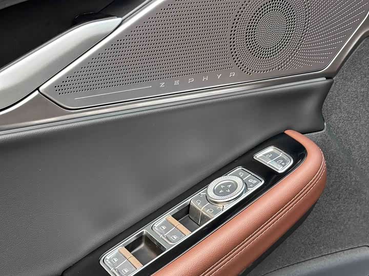 Lincoln Z (Zephyr) 2024 2024款 2.0T 两驱尊逸混动版