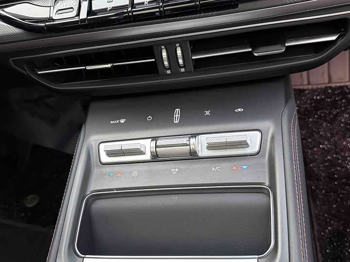 Lincoln Z (Zephyr) 2024 2024款 2.0T 两驱尊逸混动版