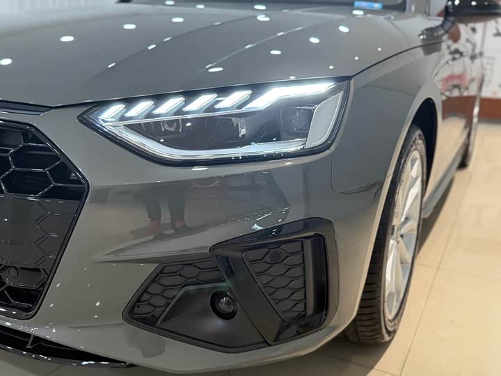 Audi A4 2024 2024款 Avant 40 TFSI 时尚运动型