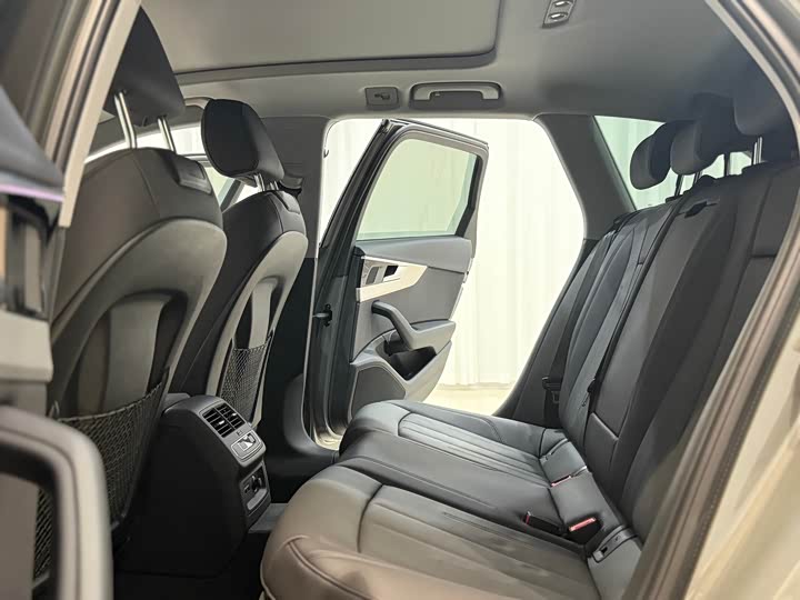 Audi A4 2024 2024款 Avant 40 TFSI 时尚运动型