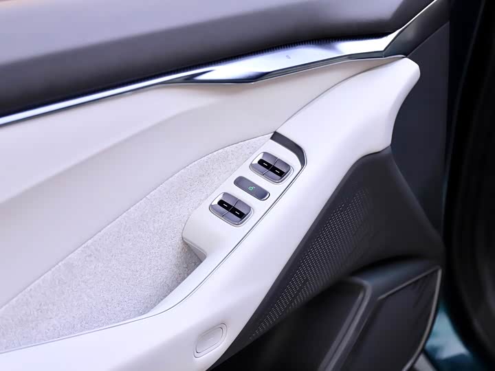 XPeng P7 2025 2025款 750 四驱高性能 Ultra