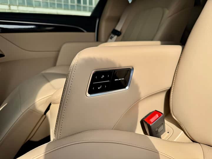 Buick GL8 Hybrid 2025 2025款 陆尚 尊享版 7座