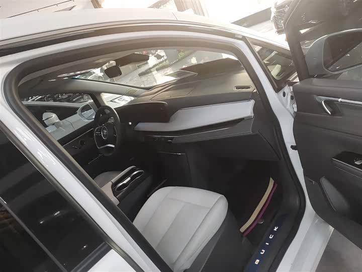 Buick GL8 ES 2025 2025款 陆尊 尊享版