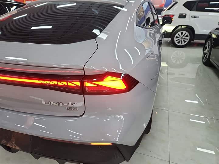 Changan UNI-V Hybrid 2023 2023款 智电iDD 1.5T 113km智趣型