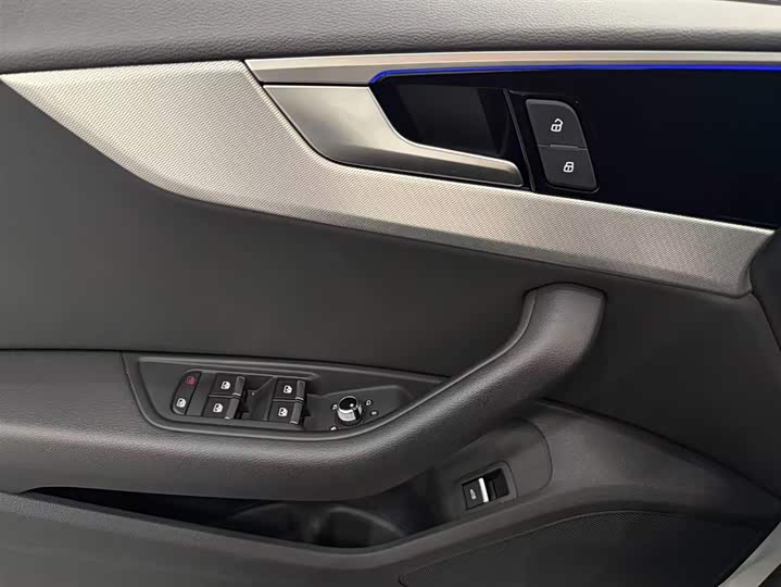 Audi A5 2024 2024款 Sportback 40 TFSI 时尚动感型