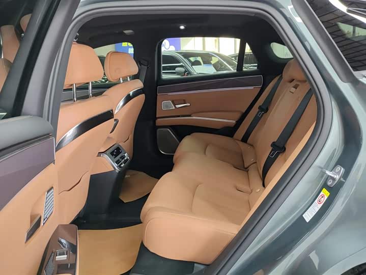 BYD Han L 2025 2025款 DM-p 四驱激光雷达旗舰型