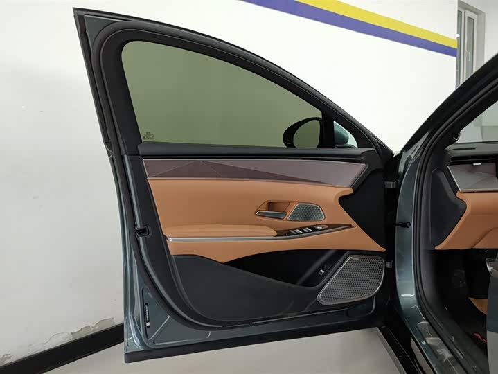 BYD Han L 2025 2025款 DM-p 四驱激光雷达旗舰型