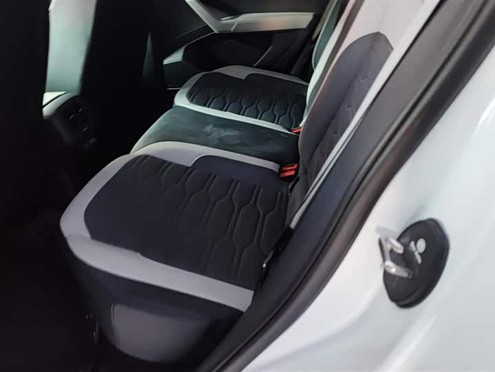 Volkswagen Tharu 2025 2025款 新锐 300TSI 锐享版