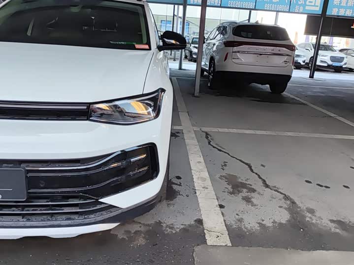 Volkswagen Tharu 2025 2025款 新锐 300TSI 锐享版