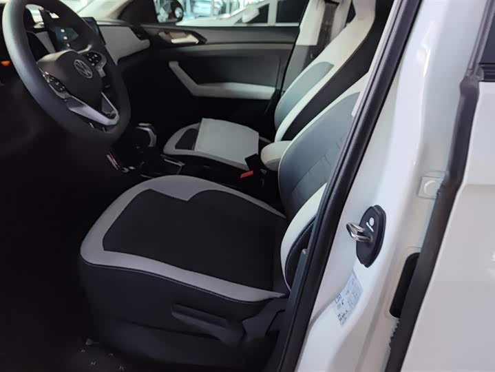 Volkswagen Tharu 2025 2025款 新锐 300TSI 锐享版