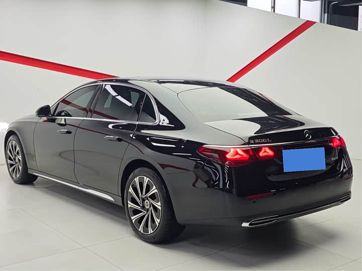 Mercedes-Benz E-Class 2025 2025款 E 300 L 豪华型