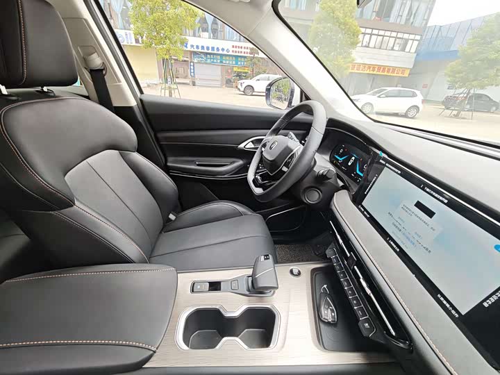 Changan X7 Plus 2024 2024款 1.5T 自动尊耀型 7座