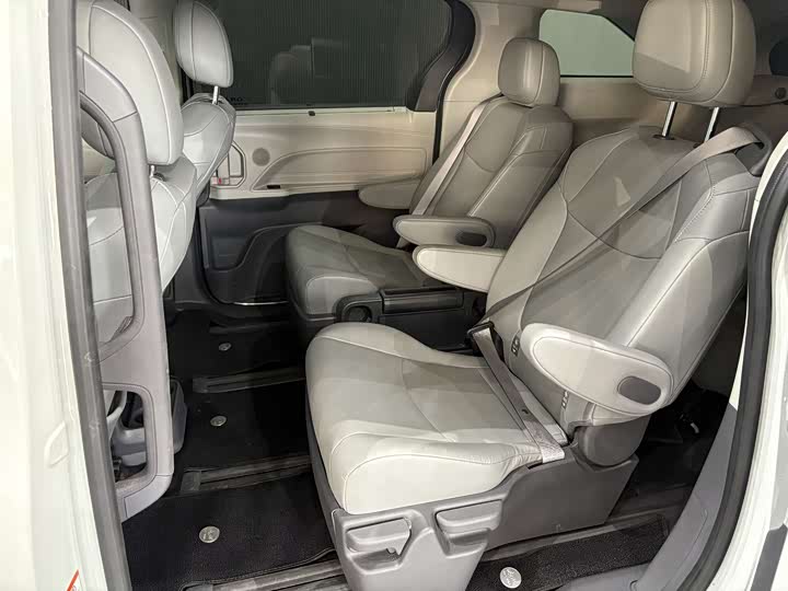 Toyota Granvia 2024 2024款 2.5L混动 舒适版
