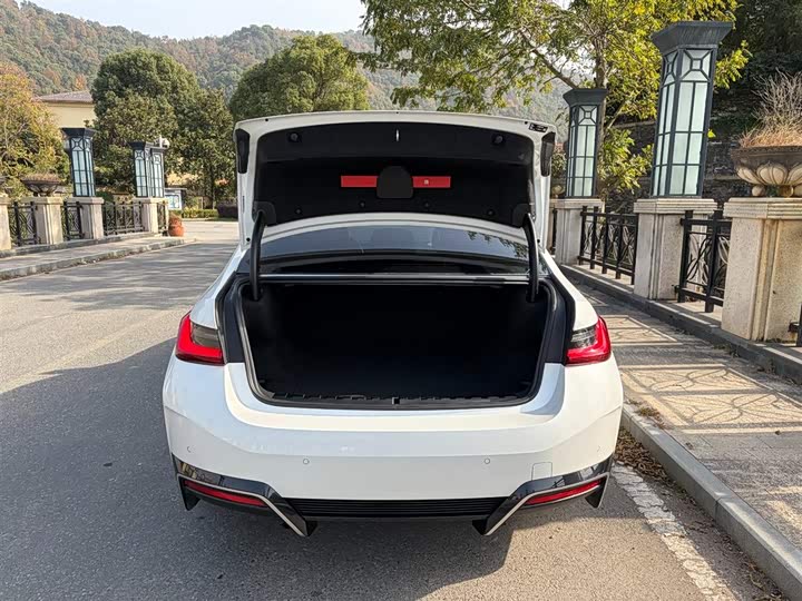 BMW i3 2025 2025款 eDrive 35 L