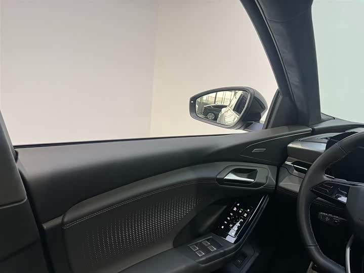 Audi Q6L e-tron 2026 2026款 首发领航版