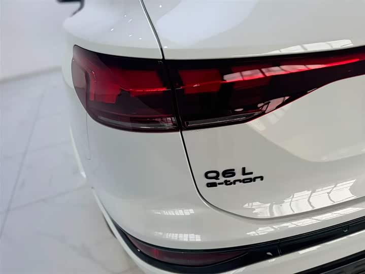 Audi Q6L e-tron 2026 2026款 首发领航版