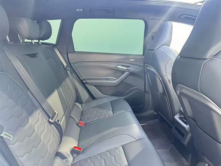 Audi Q6L e-tron 2026 2026款 首发领航版