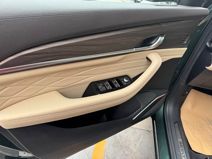 Geely Monjaro 2025 2025款 东方曜 2.0TD 自动四驱望月版