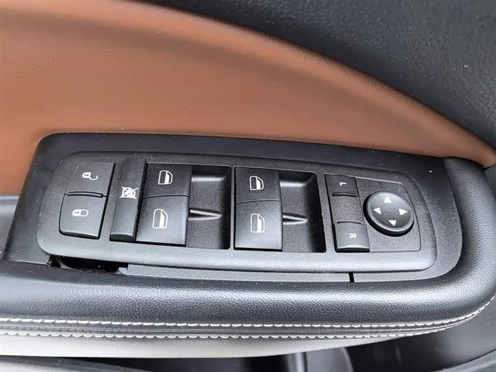 Kia K5 2021 2021款 380T GT-Line 旗舰版