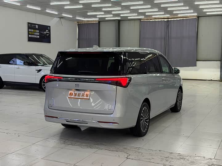 Buick GL8 Hybrid 2025 2025款 陆尚 智享版 7座