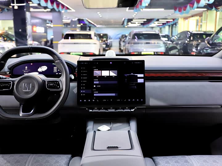 Zeekr 7X 2025 2025款 100kWh 长续航后驱智驾版